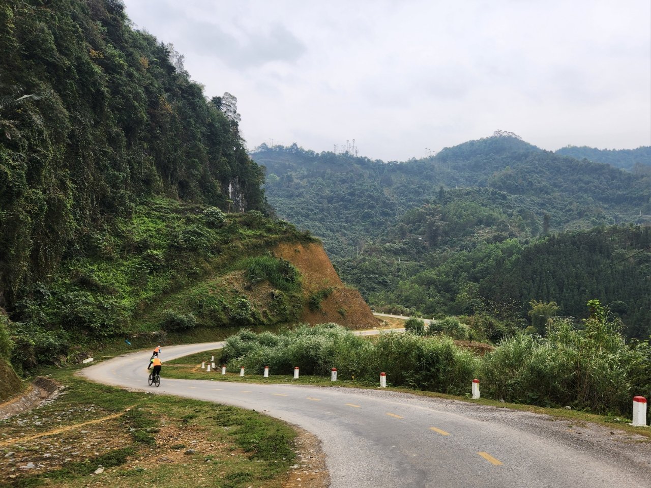 Epic 10-Day Ba Be Lake to Cao Bang Mountain Cycling Adventure